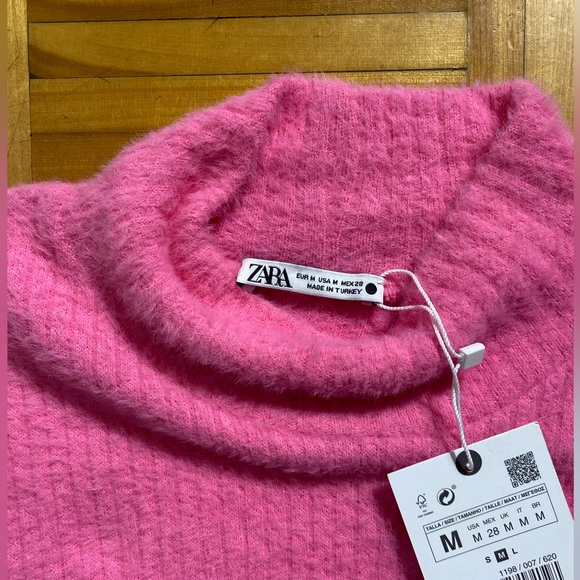 ✨Zara Fuzzy short sleeve sweater top size M✨ - Picture 5 of 5